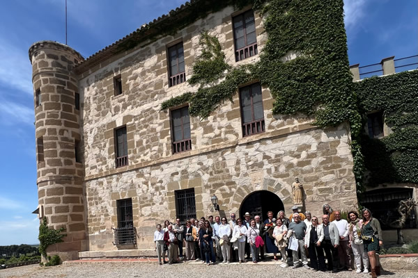 Trobada-privada-de-socis-al-Castell-de-Raymat