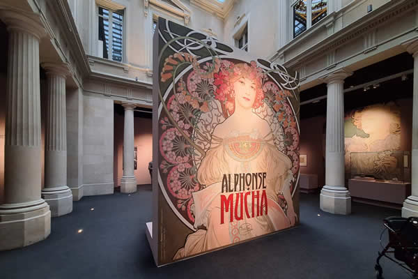 Exposición-de-Alphonse-Mucha